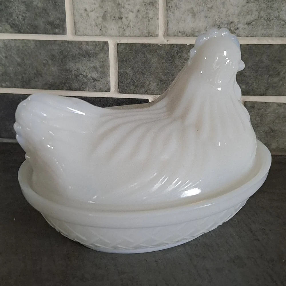 Vintage MCM Hazel Atlas White Milk Glass Covered Dish | Hen on Nest - Picture 2 of 9